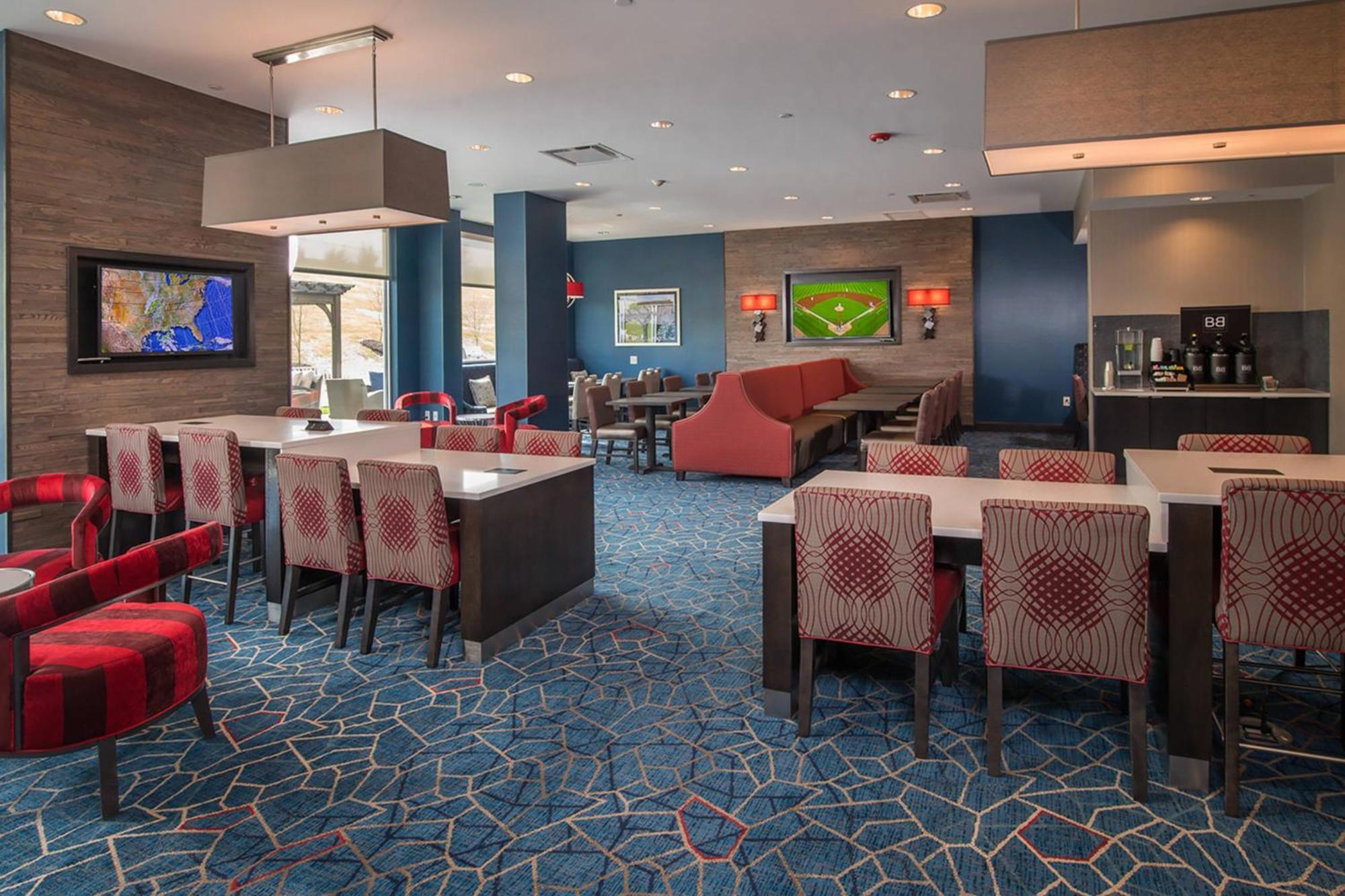 Towneplace Suites By Marriott Алтуна Екстериор снимка