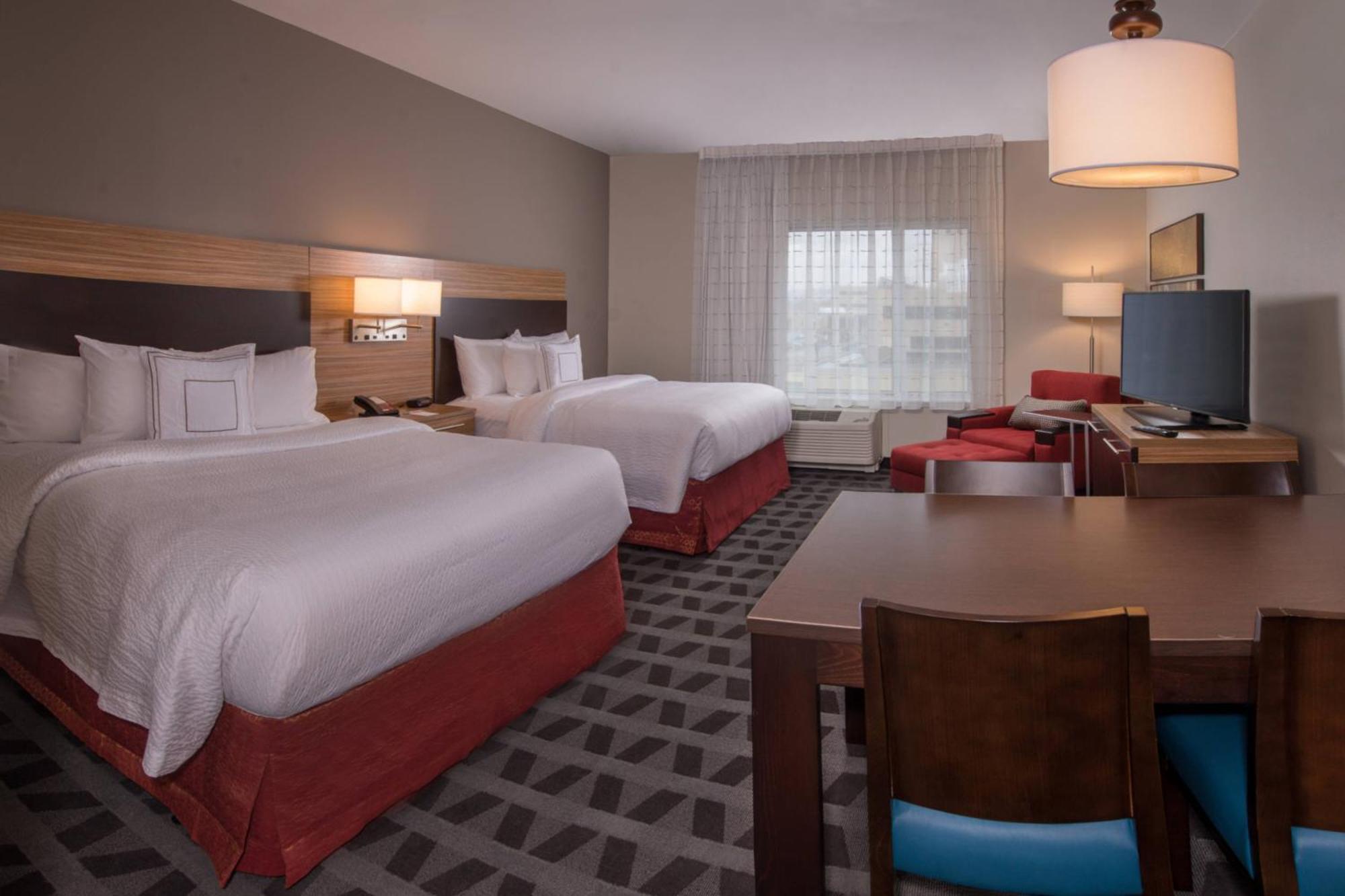 Towneplace Suites By Marriott Алтуна Екстериор снимка